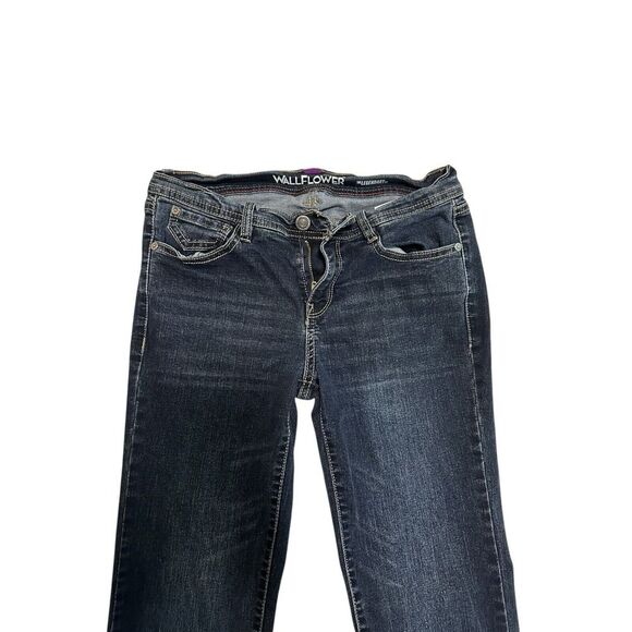 WallFlower  Blue Jeans Size 7 Boot Cut‎ , Distressed Women Blue Jeans - Picture 3 of 16